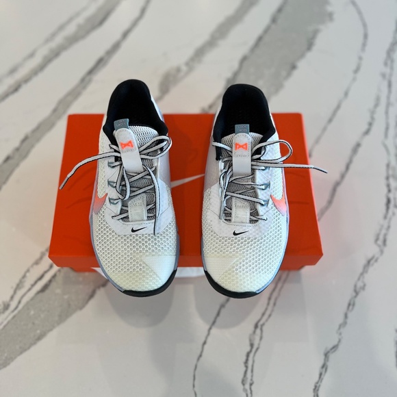 Nike White and Orange Athletic Sneakers - Picture 3 of 9